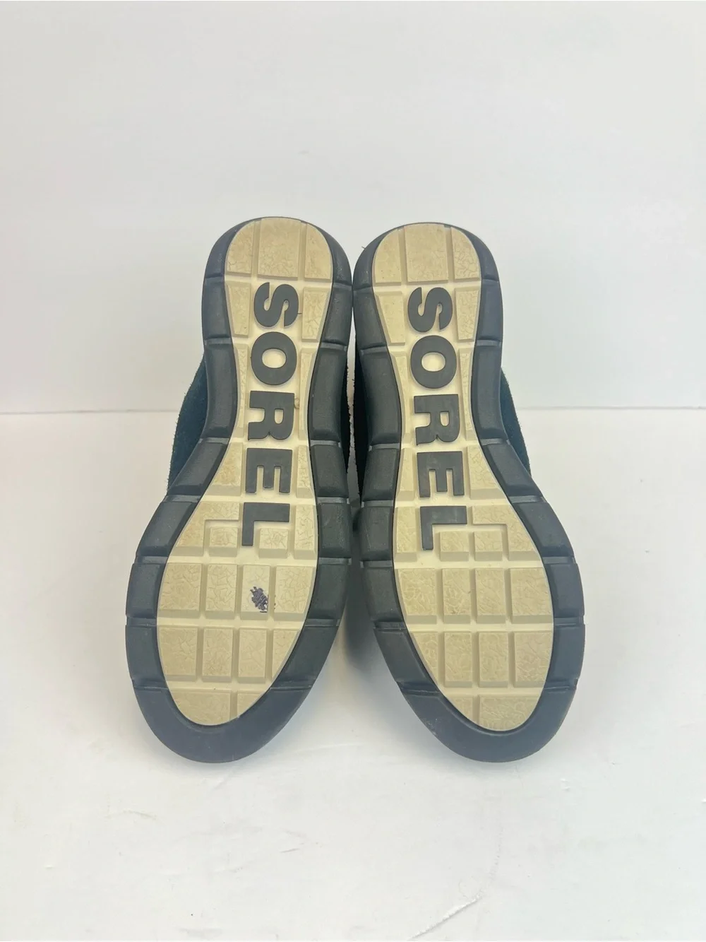 SOREL Explorer Joan Black/Dark Stone Winter Boots Women’s Size 9